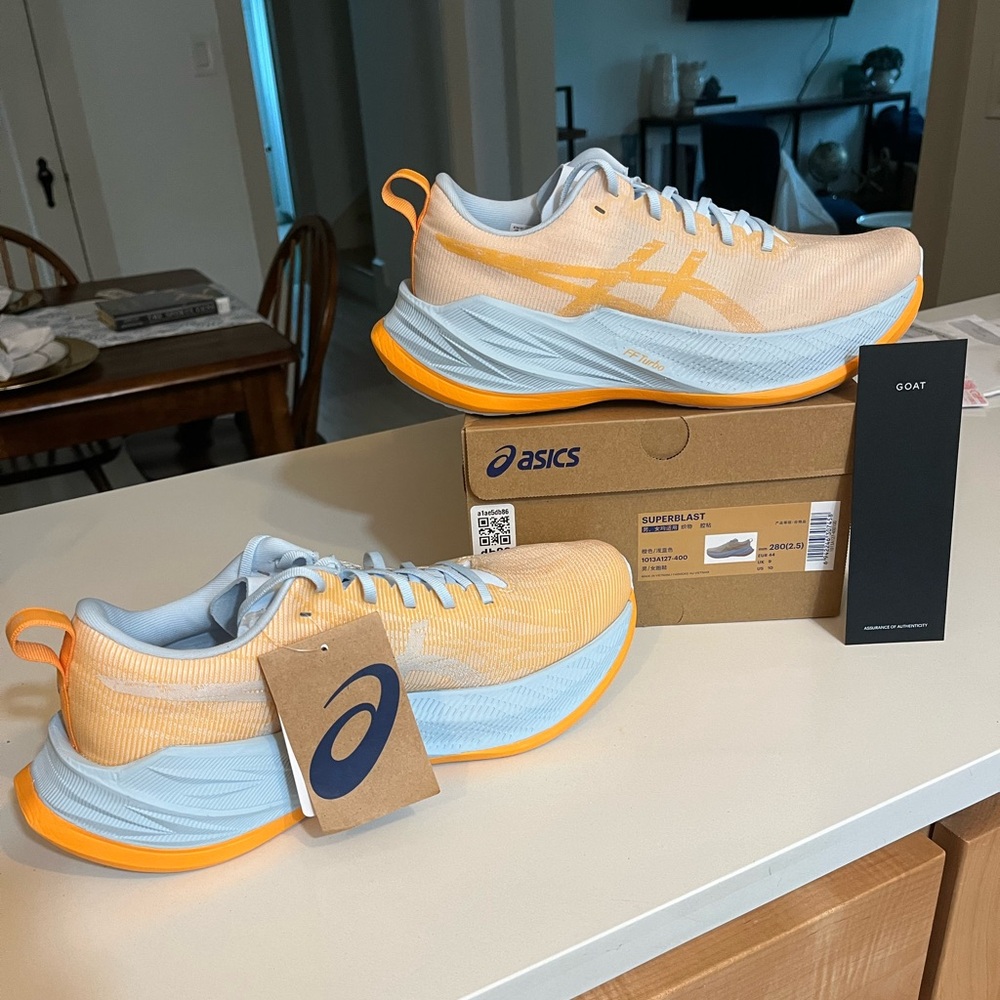 ASICS Superblast